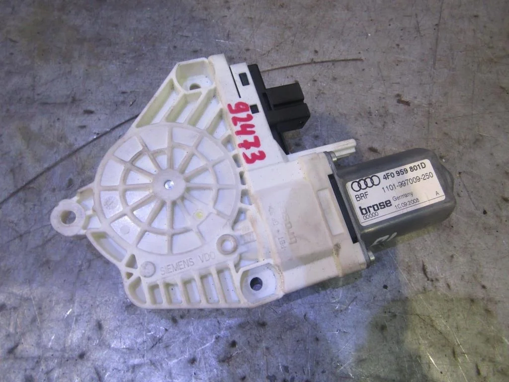 Моторчик стеклоподъемника Audi Allroad quattro 2005-2012  [4F0959801D]  2.7TDI BPP в Вологде