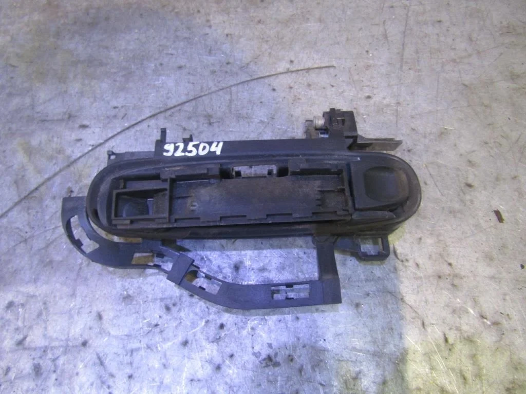Ручка двери наружная левая Audi Allroad quattro 2005-2012  [4F0837207B]  2.7TDI BPP в Вологде
