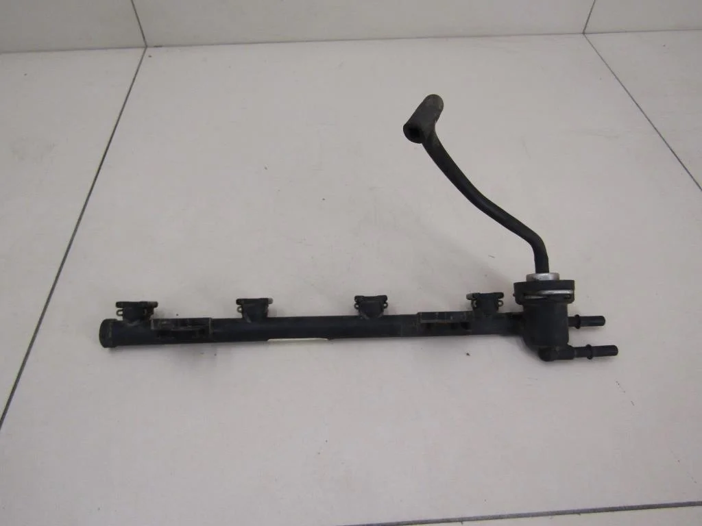 Рейка топливная (рампа) Ford Focus I 1998-2004  [1089804]  1.6 8V CDDA в Вологде
