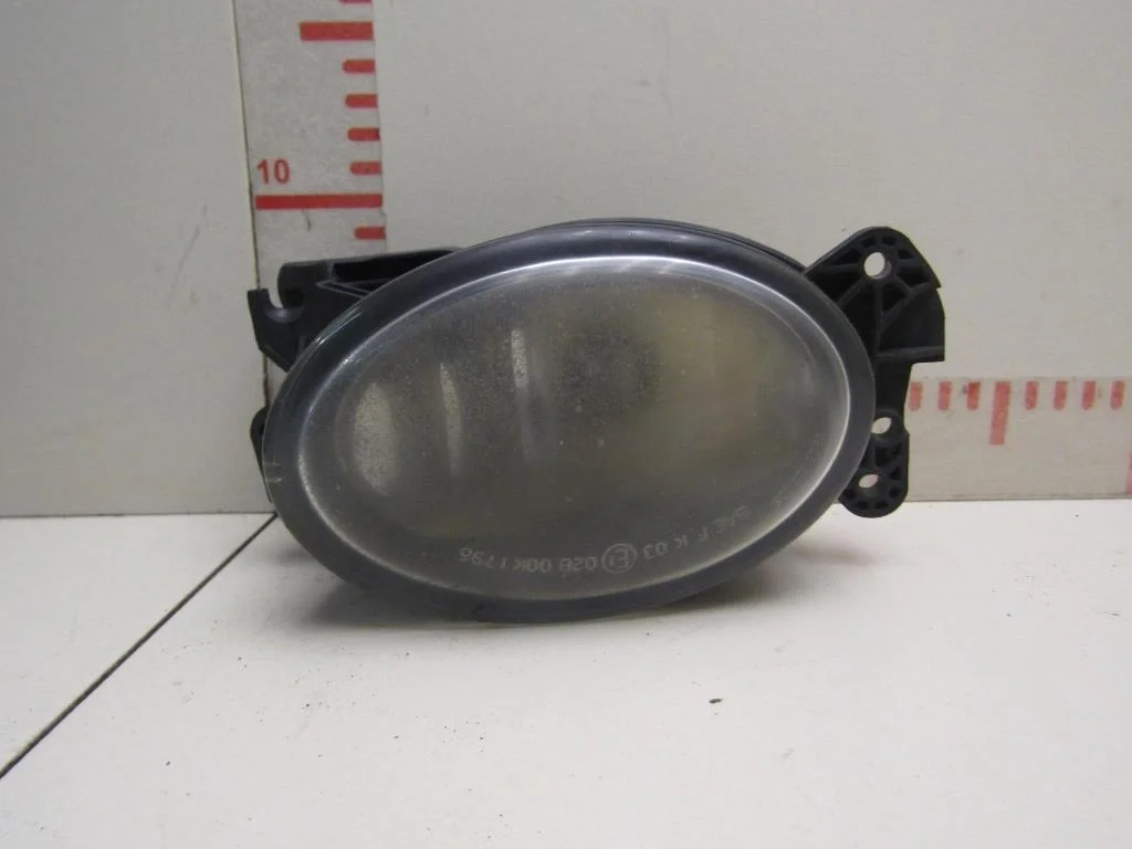 Фара противотуманная правая Mercedes Benz W219 CLS 2004-2010  [A1698201656]  3.0 V6 642.920 в Вологде