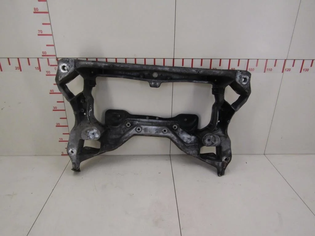 Балка подмоторная Mercedes Benz W203 2000-2006  [A2036280657]  в Вологде