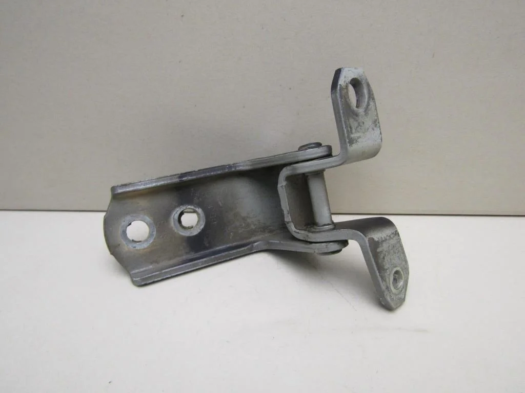 Петля двери передней Suzuki Grand Vitara 2006-2015  [6931065J00]  2.0  J20A в Вологде