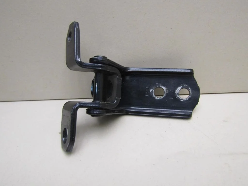 Петля двери передней Suzuki Grand Vitara 2006-2015  [6931065J00]  2.0  J20A в Вологде