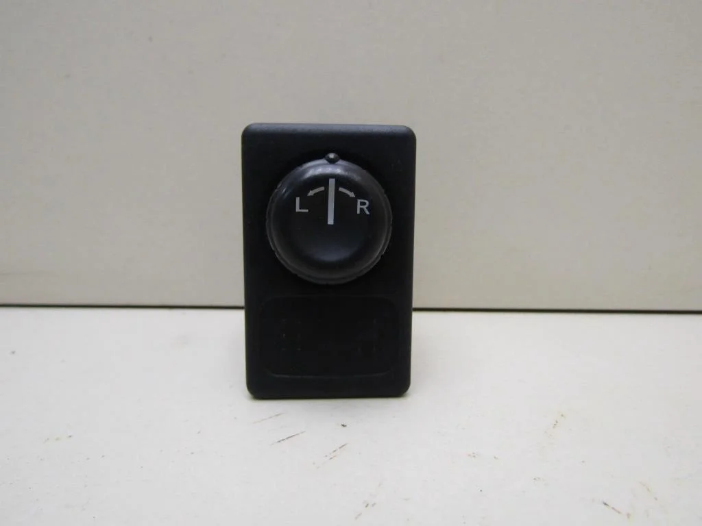 Переключатель регулировки зеркала Nissan Almera N16 2000-2006  [25570BM400]  QG15DE в Вологде