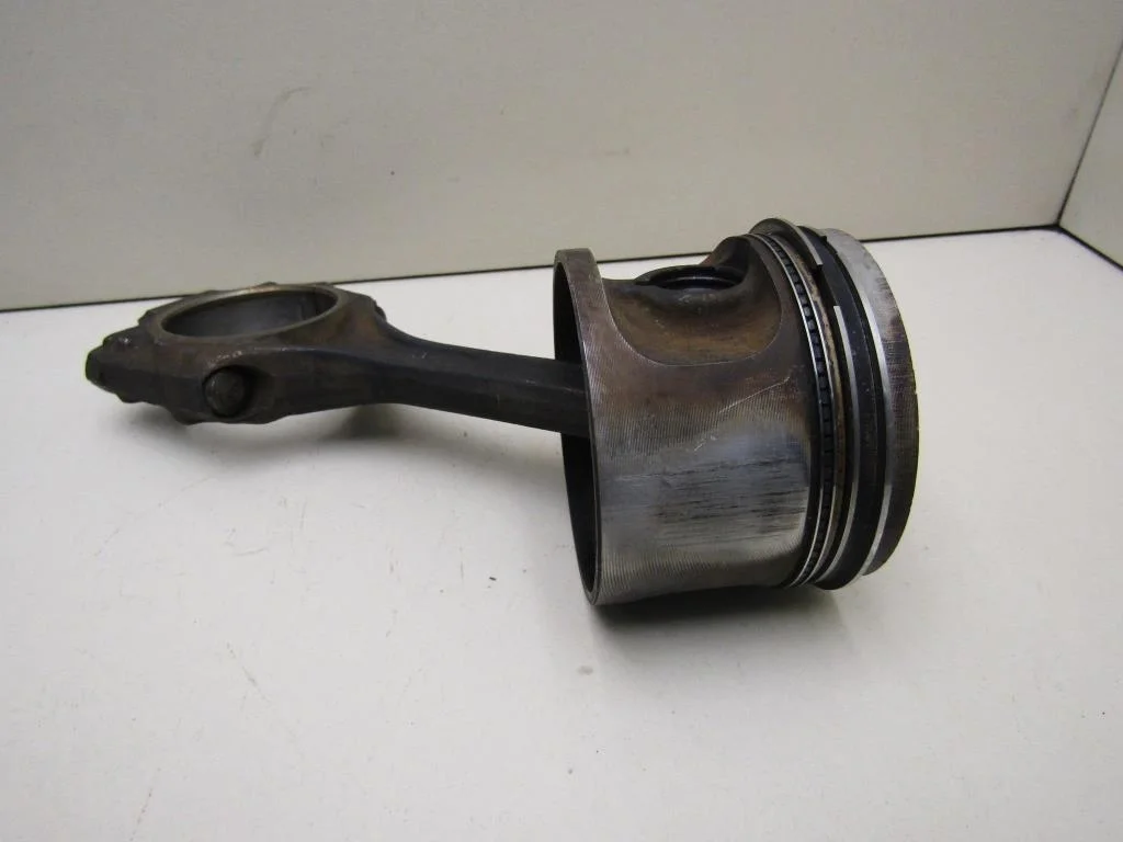 Шатун VW Passat (B3) 1988-1993  [027198401B]  1.6-1.8  в Вологде