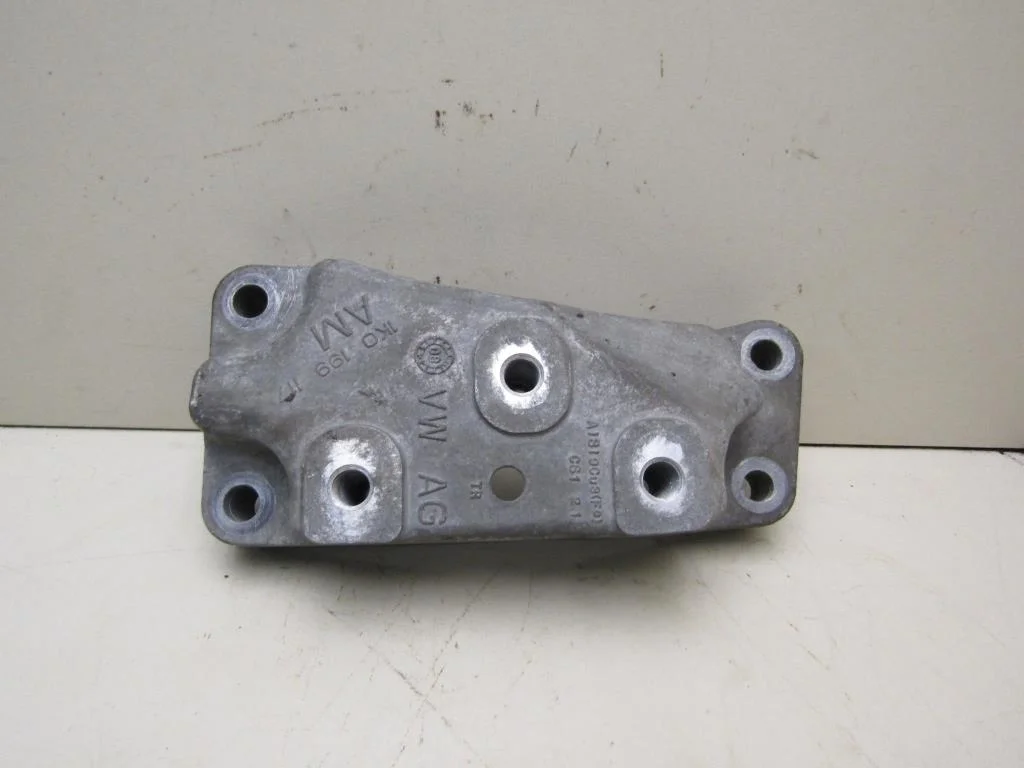 Кронштейн КПП левый VW Passat (B6) 2005-2010  [1K0199117AM]  2.0 CBA в Вологде