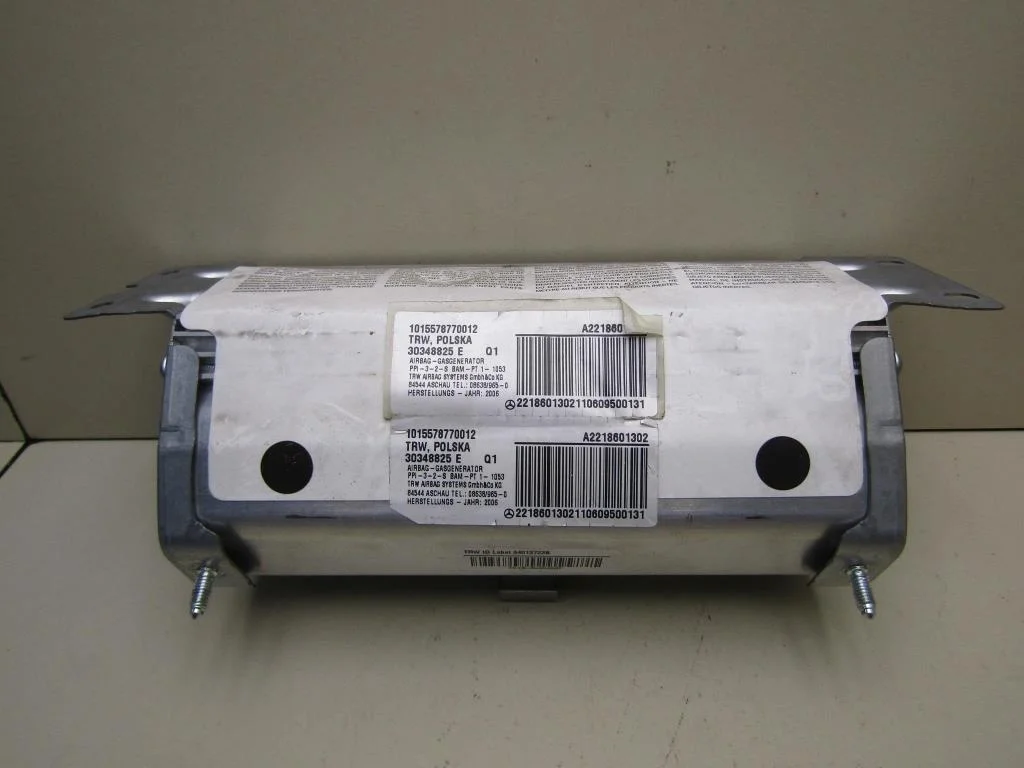 Подушка безопасности пассажирская (в торпедо) Mercedes Benz W221 2005-2013  [A2218601302]  3.2, 642.930 (2987 куб.см) 235H/P в Вологде