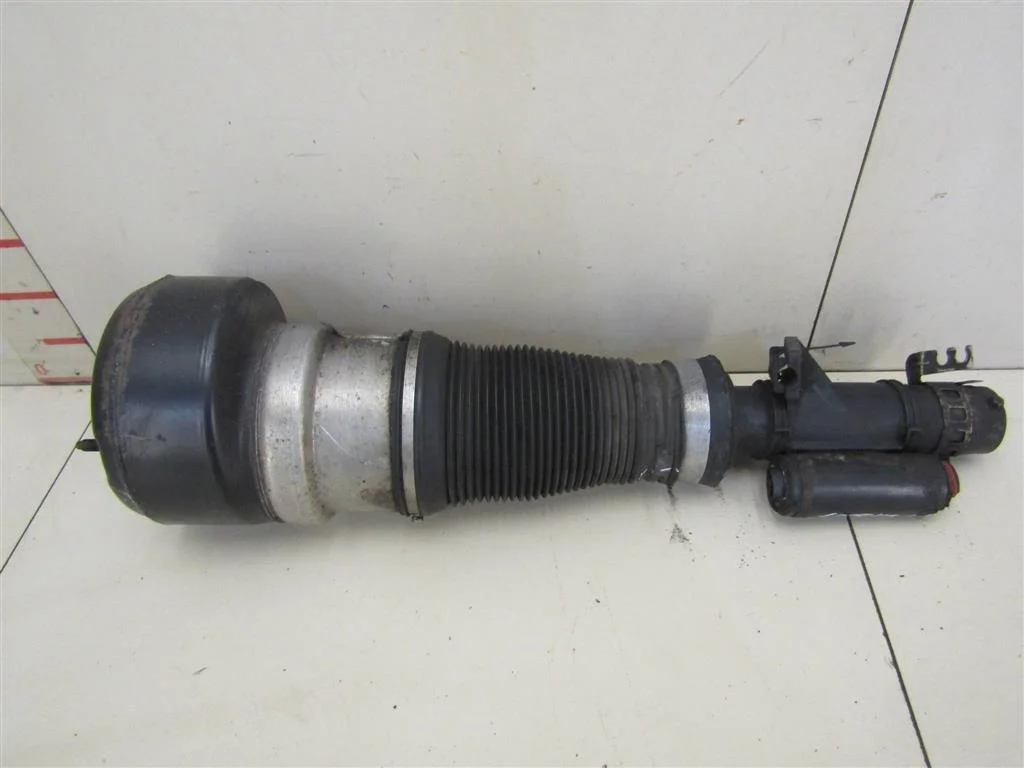 Амортизатор передний Mercedes Benz W221 2005-2013  [A2213204913]  3.2, 642.930 (2987 куб.см) 235H/P в Вологде