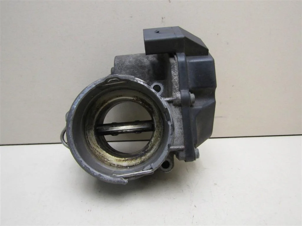 Заслонка дроссельная VW Golf Plus 2005-2014  [03G128063G]  1.9 в Вологде