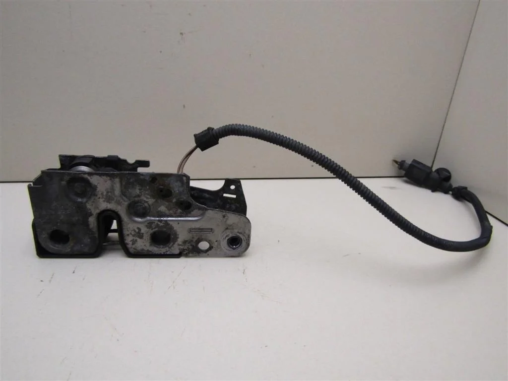 Замок капота VW Golf Plus 2005-2014  [5M1823509 ]  в Вологде