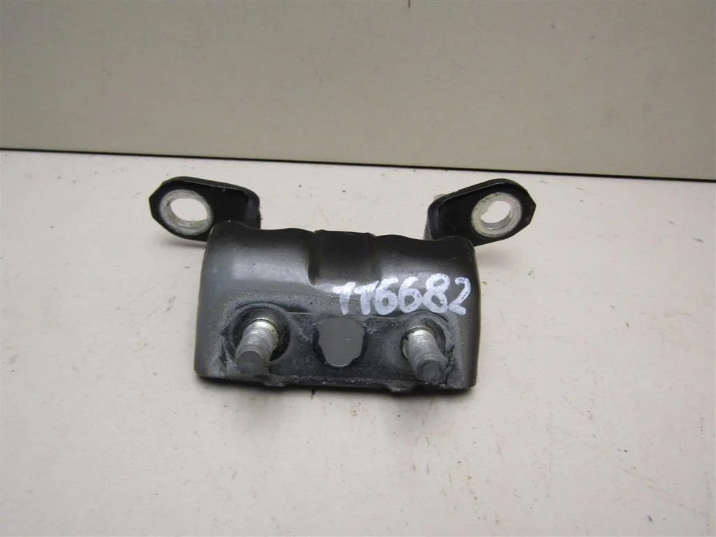 Петля двери задней левой верхняя Nissan Qashqai (J10) 2006-2014  [82401AV630]  2.0 16V  MR20DE в Вологде