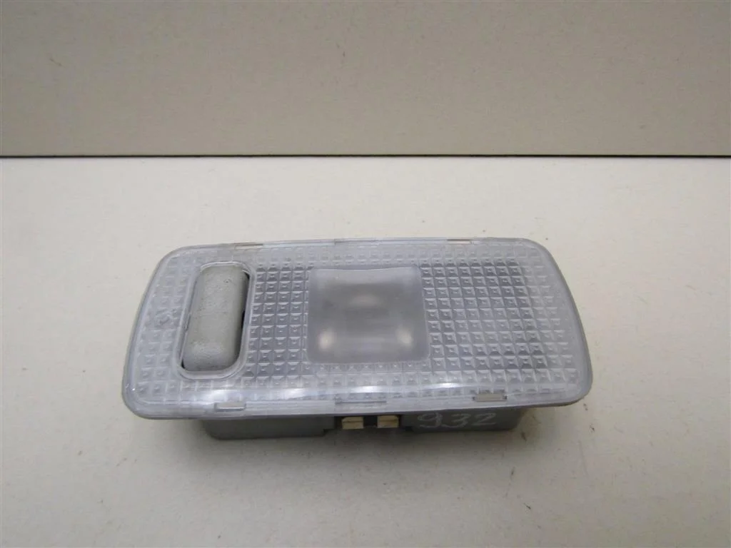 Плафон салонный Nissan Qashqai (J10) 2006-2014  [26460JD00A]  2.0 16V  MR20DE в Вологде