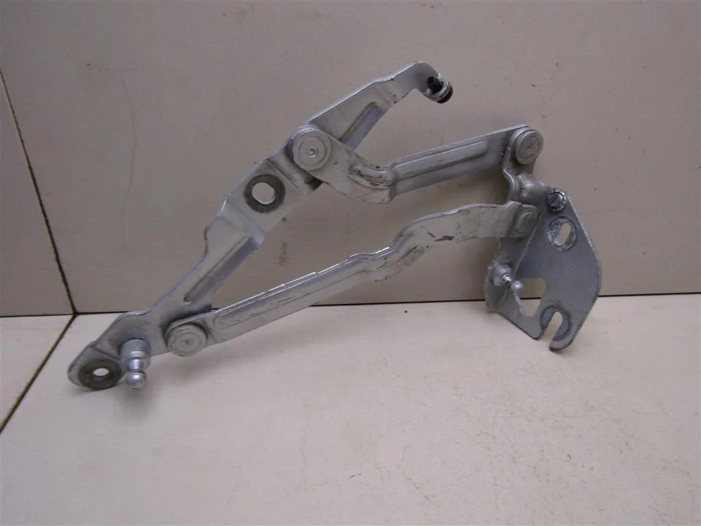 Петля крышки багажника Audi A4 (B5) 1994-2002  [3B5827302A]  в Вологде