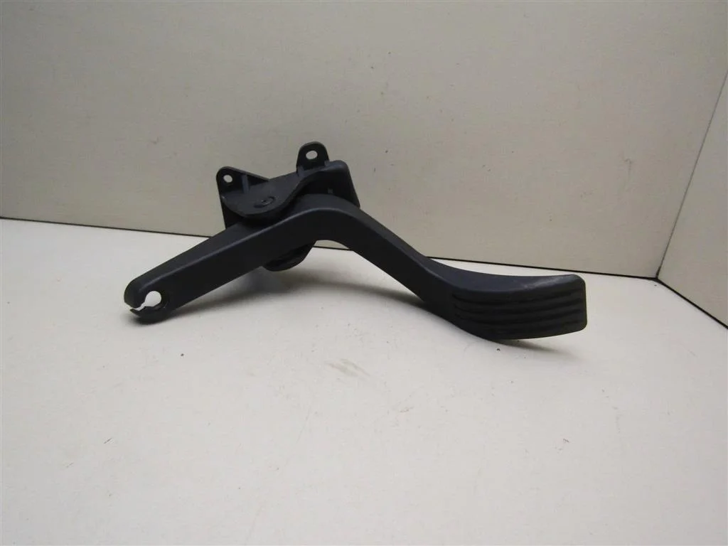 Педаль газа Ford Focus I 1998-2004  [1064310]  2.0 8V SPLIT PORT в Вологде