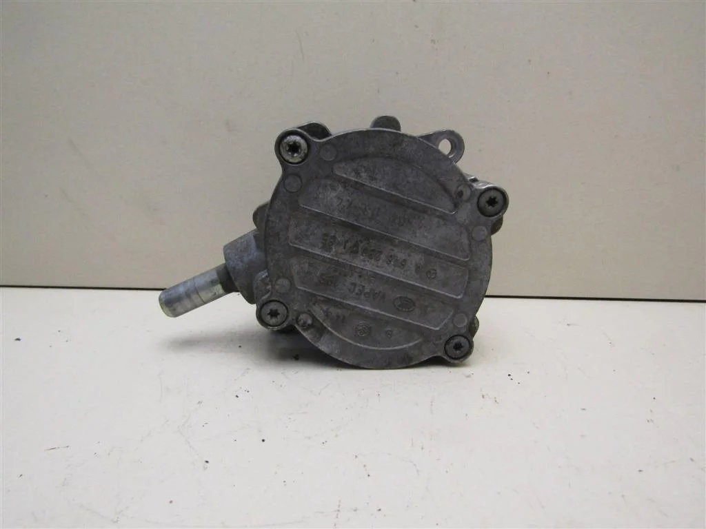 Насос вакуумный Mercedes Benz W203 2000-2006  [A6462300165]  2.2 OM646.963 в Вологде