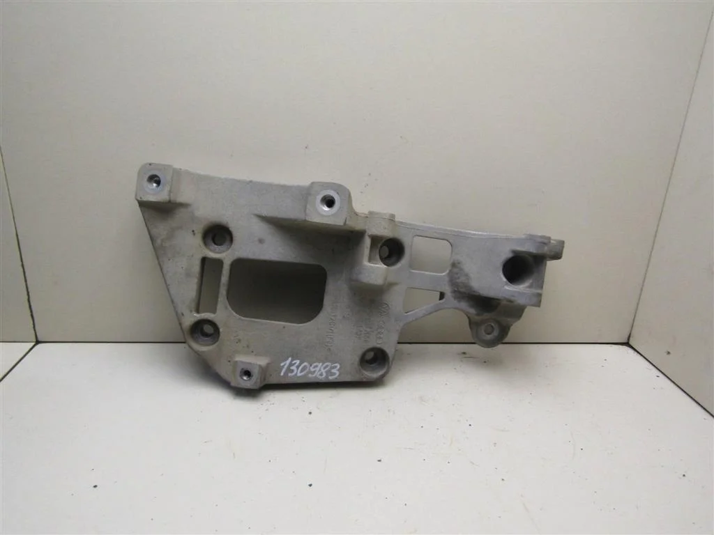 Кронштейн генератора Skoda Octavia (A5 1Z-) 2004-2013  [06F903143F]  1.6  BSE в Вологде