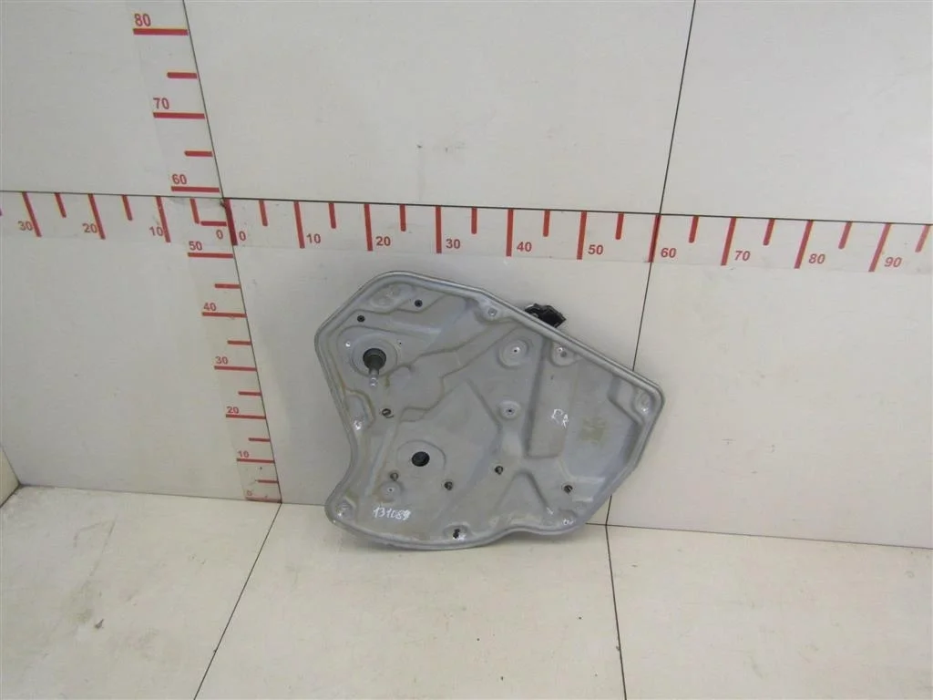 Стеклоподъемник механ. задний правый Skoda Octavia (A5 1Z-) 2004-2013  [1Z0839656]  1.6  BSE в Вологде
