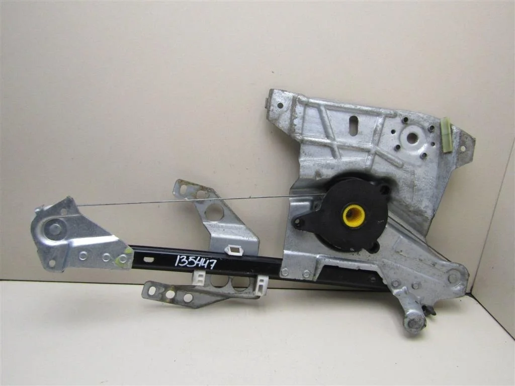 Стеклоподъемник электр. задний левый Audi A4 (B5) 1994-2002  [8D0839461]  1.8 APT в Вологде