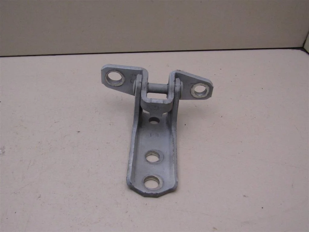 Петля двери Mitsubishi ASX 2010-2016  [5702A006]  1.8 16V 4B10 в Вологде