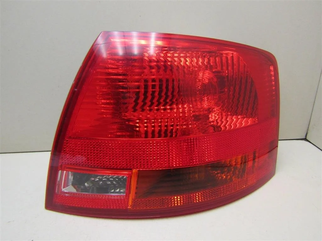 Фонарь задний наружный правый Audi A4 (B7) 2005-2007  [8E9945096E]  2.0 ALT в Вологде