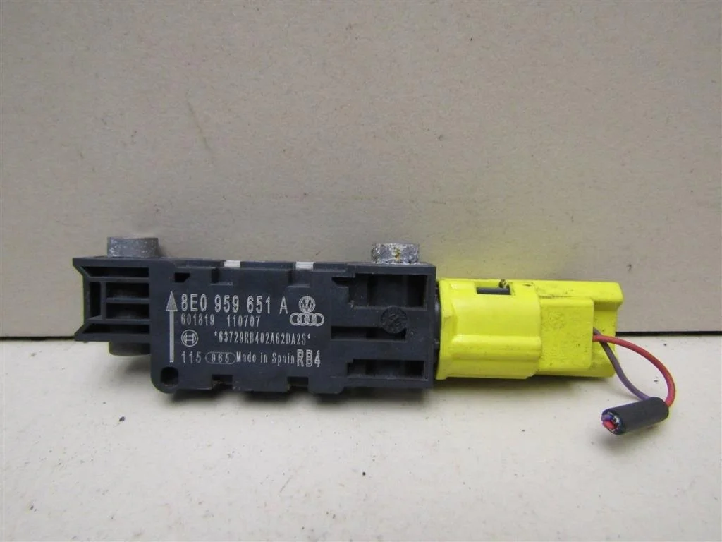 Датчик AIR BAG Audi A4 (B7) 2005-2007  [8E0959651A]  2.0 ALT в Вологде