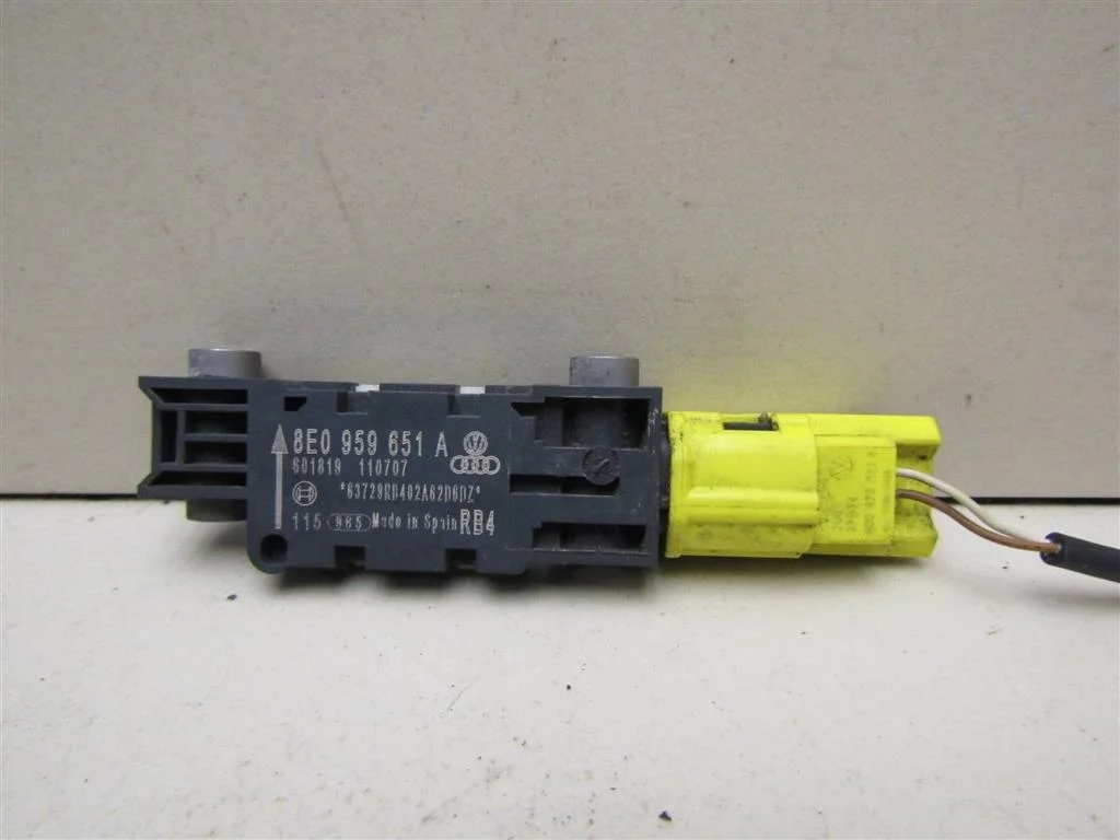 Датчик AIR BAG Audi A4 (B7) 2005-2007  [8E0959651A]  2.0 ALT в Вологде