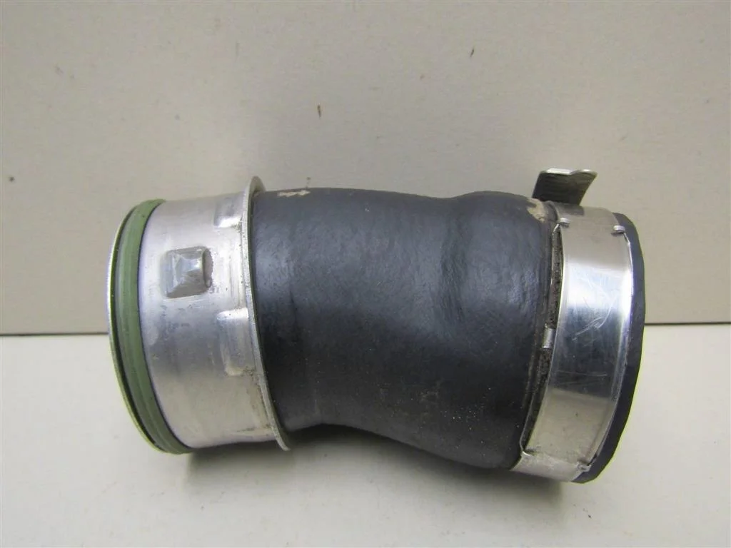 Патрубок интеркулера VW Passat (B6) 2005-2010  [1K0145828F]  в Вологде