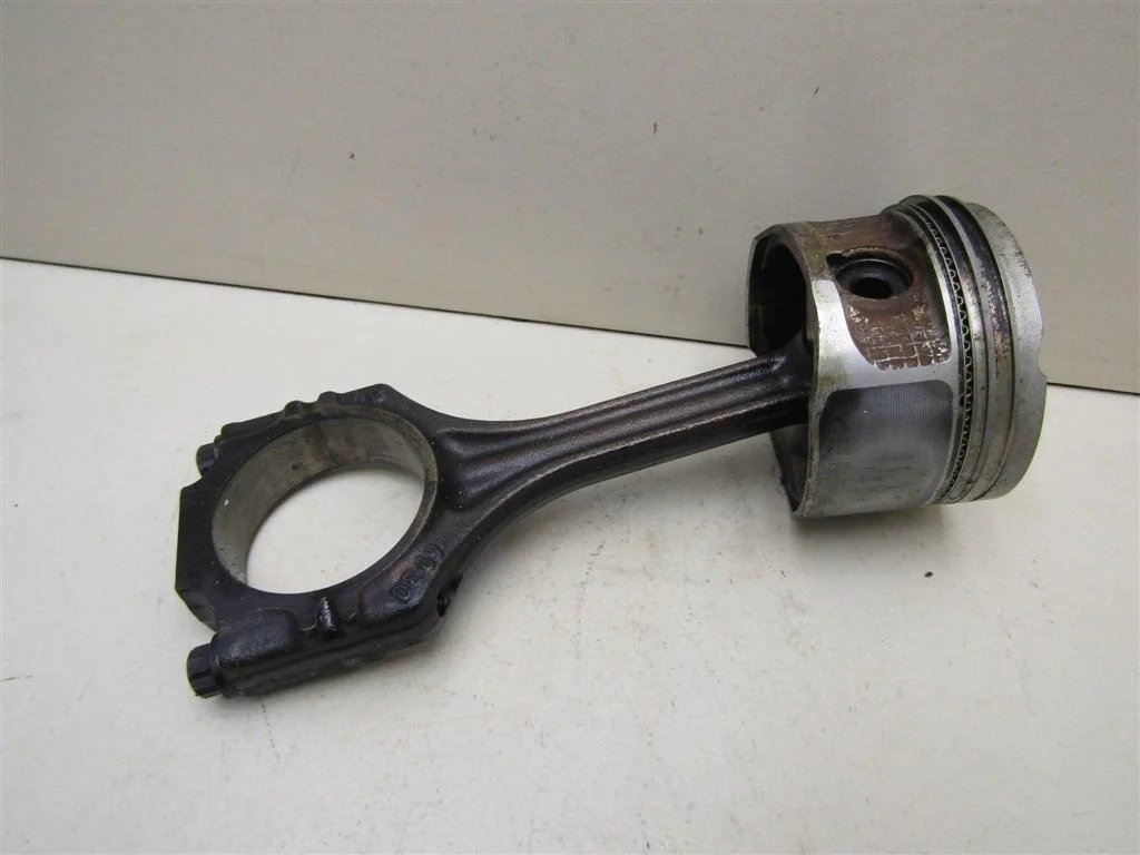 Шатун VW Golf IV \Bora 1997-2005  [036198401C]  1.4-1.6 в Вологде