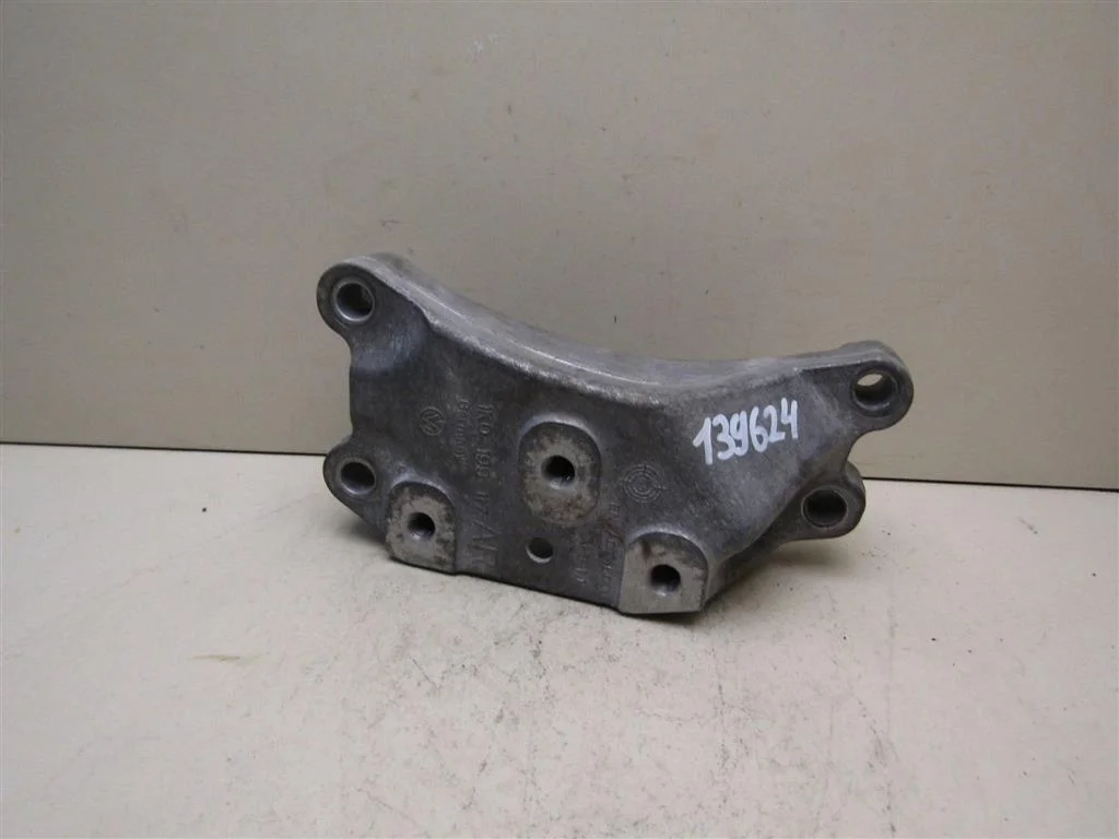 Кронштейн КПП VW Golf V 2003-2009  [1K0199117AR]  1.4 BMY в Вологде
