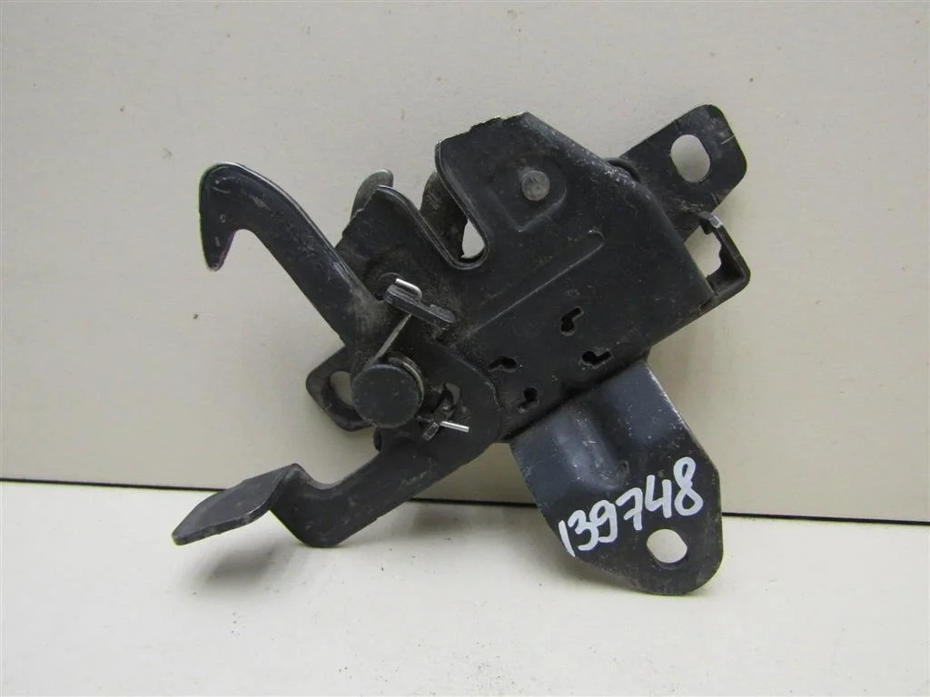 Замок капота Chevrolet Captiva (C100) 2006-2010  [95469605]  2.4 Z24SED в Вологде