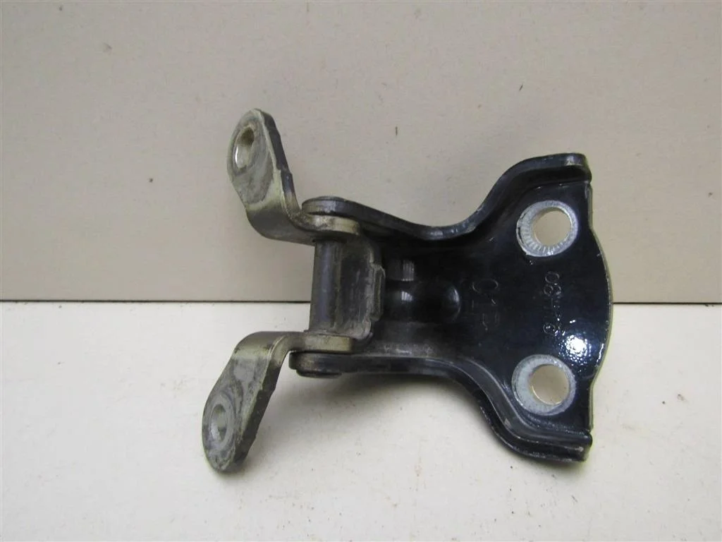 Петля двери задней Chevrolet Captiva (C100) 2006-2010  [96623964]  2.4 Z24SED в Вологде