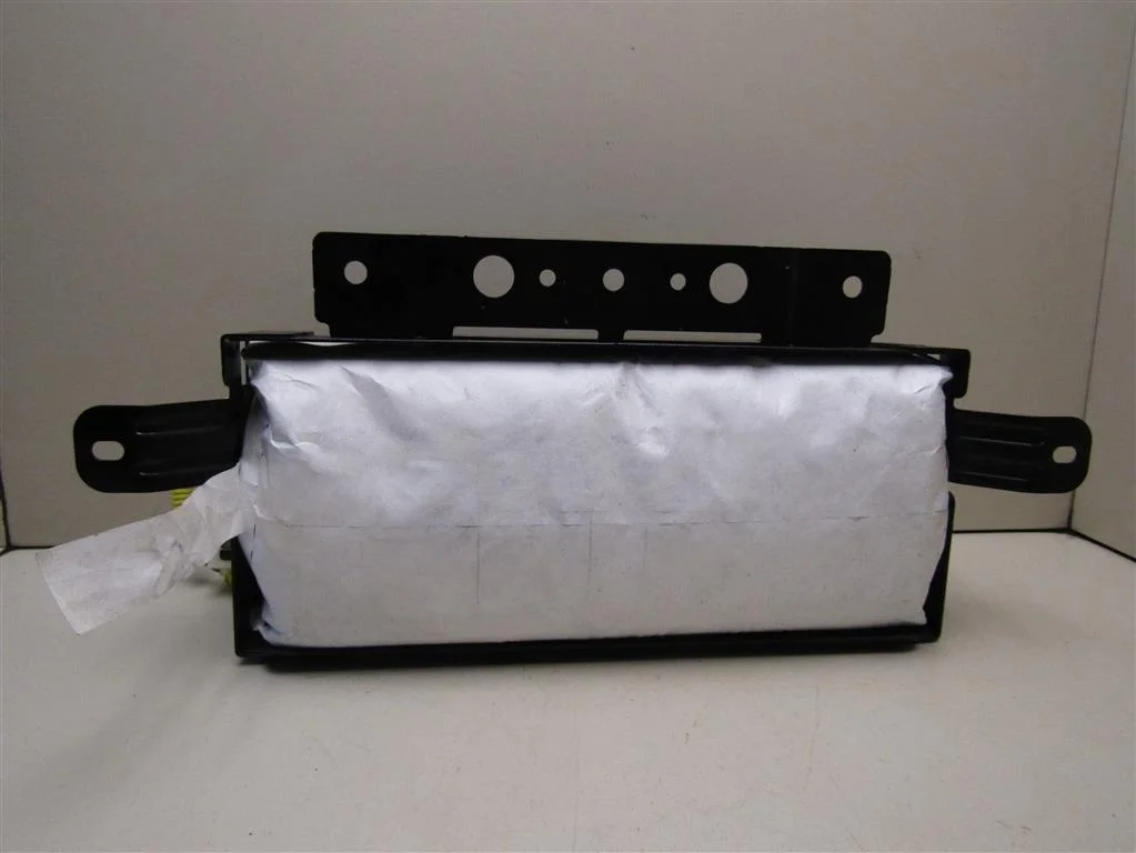 Подушка безопасности пассажирская (в торпедо) Hyundai Sonata IV (EF)/ Sonata Tagaz 2001-2012  [8453038000]  2,0 G4JP в Вологде
