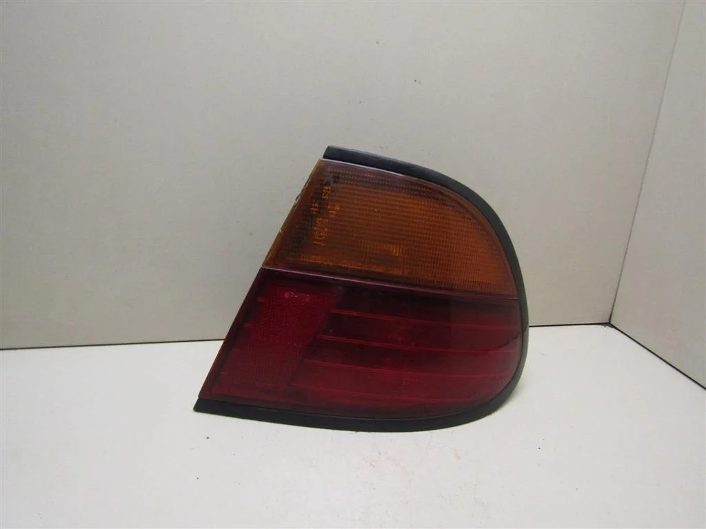 Фонарь задний наружный правый Nissan Almera N15 1995-2000  [265540N827]  1.6 16V GA16DE в Вологде