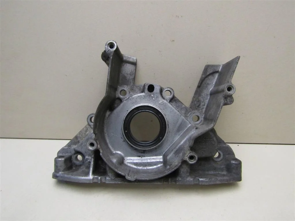 Крышка коленвала передняя VW Transporter T5 2003-2015  [038103153Q]  1.9  в Вологде