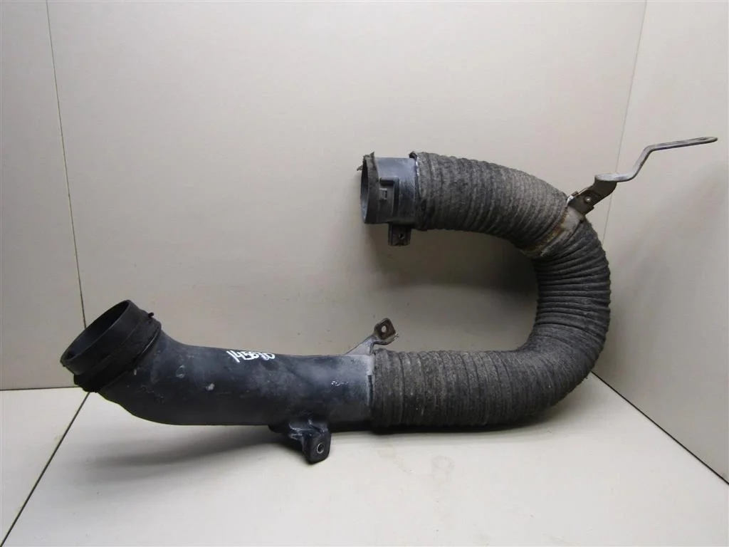 Патрубок воздушного фильтра Toyota Corolla E15 2006-2013  [1775237030]  1.6 1ZR-FE  в Вологде
