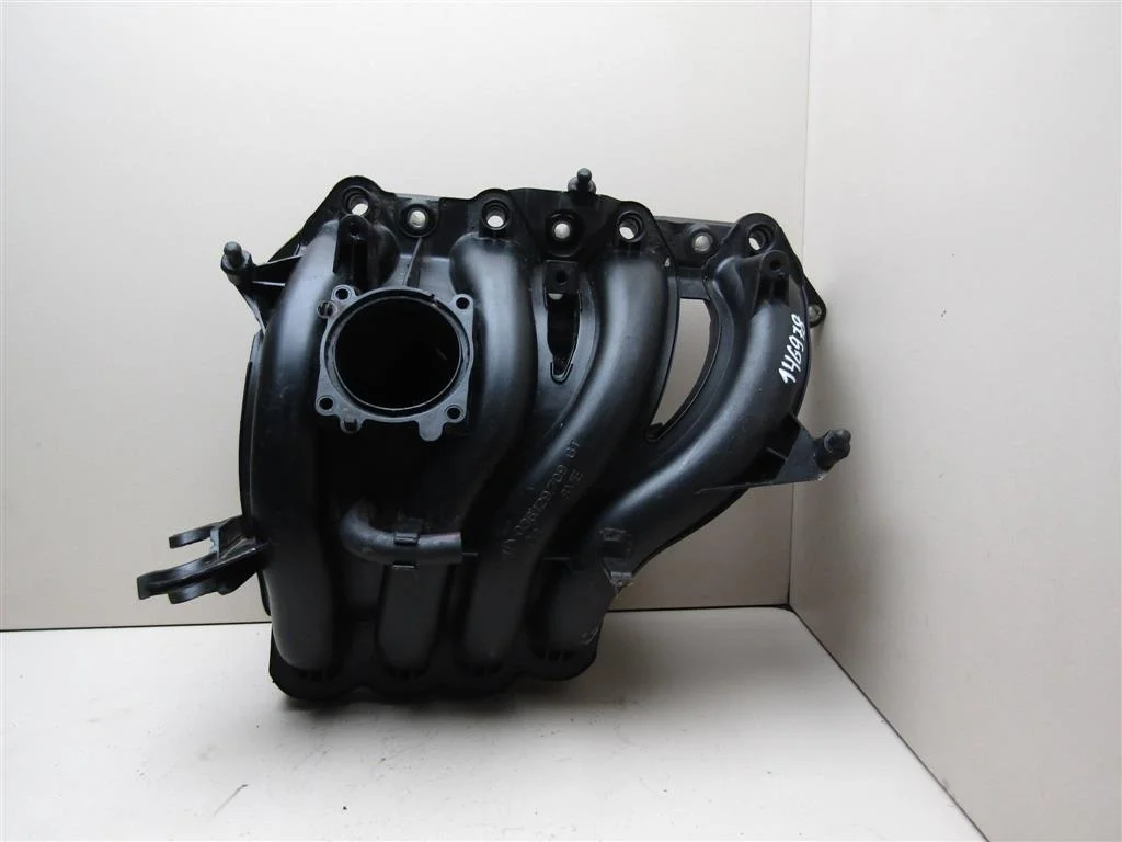 Коллектор впускной Skoda Octavia (A5 1Z-) 2004-2013  [036129709GT]  1.4  BUD CGGA BXW в Вологде