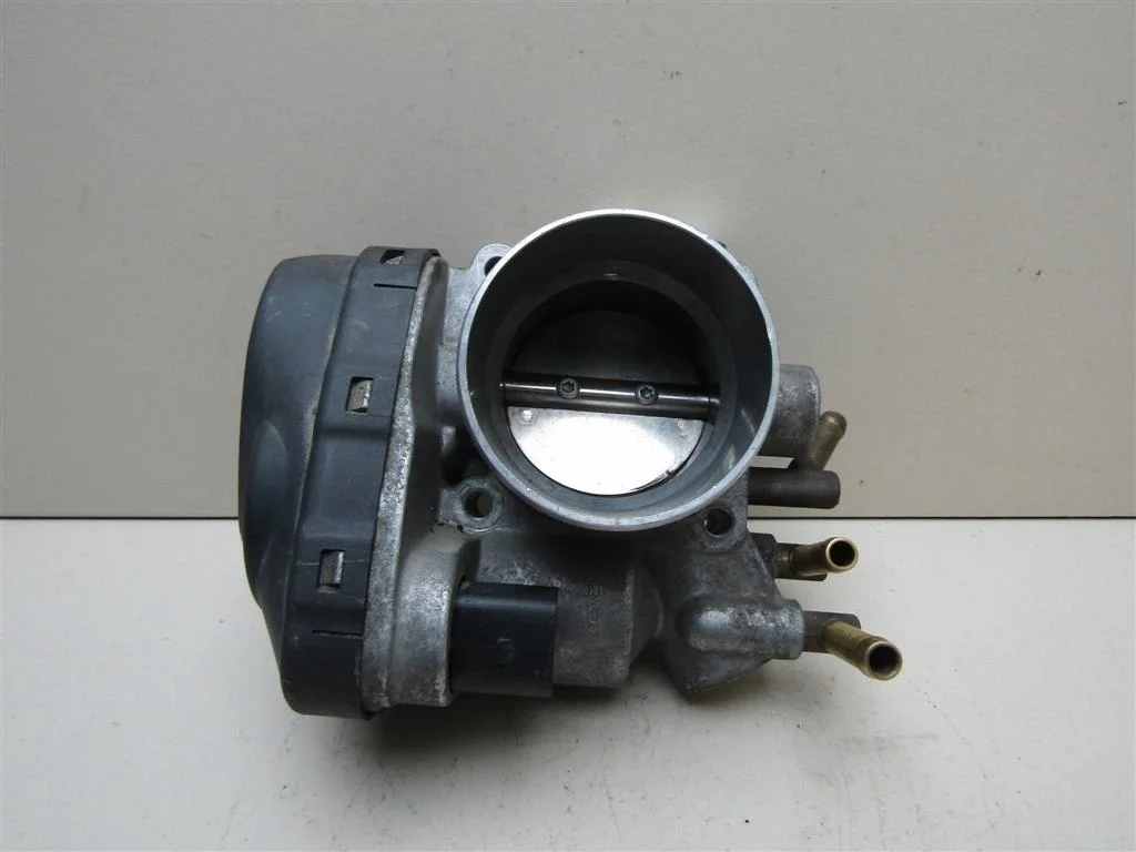 Заслонка дроссельная VW Golf IV \Bora 1997-2005  [036133062A]  1.6 16V в Вологде