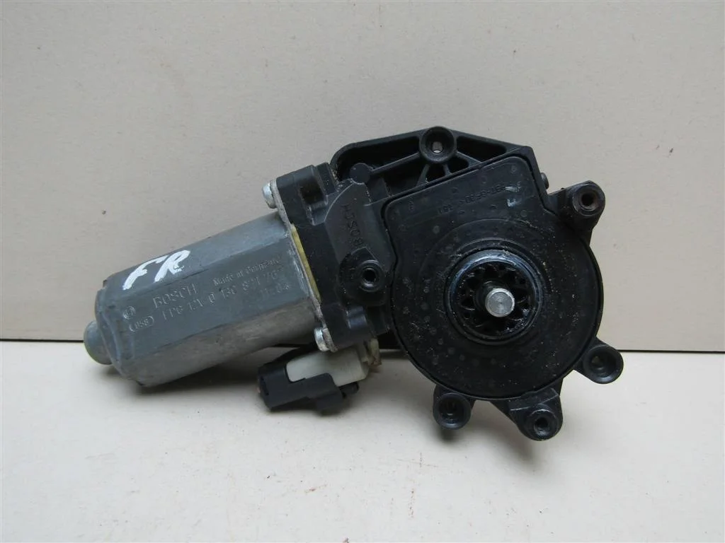 Моторчик стеклоподъемника Peugeot Partner (M59) 2002-2010  [9222G1]  1.6 16V NFU в Вологде