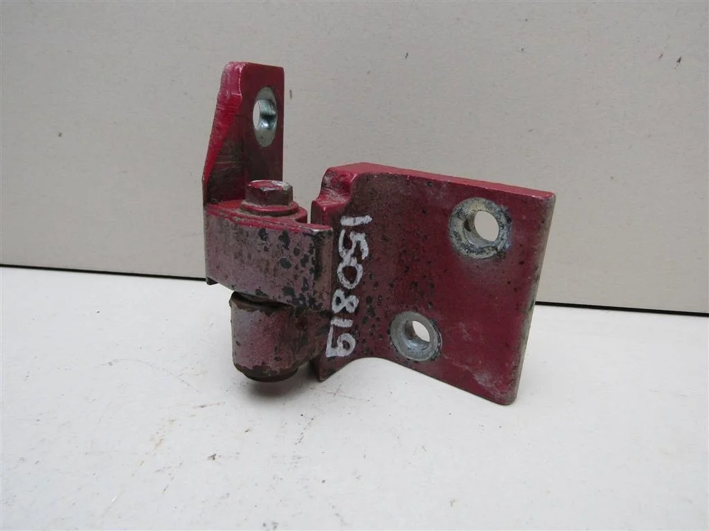 Петля двери передней правой нижняя Peugeot Partner (M59) 2002-2010  [903599]  1.6 16V NFU в Вологде