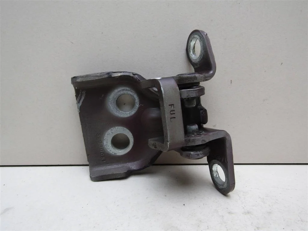 Петля двери передней левой верхняя Ford Fusion 2002-2012  [1518391]  1.6 FYJA в Вологде