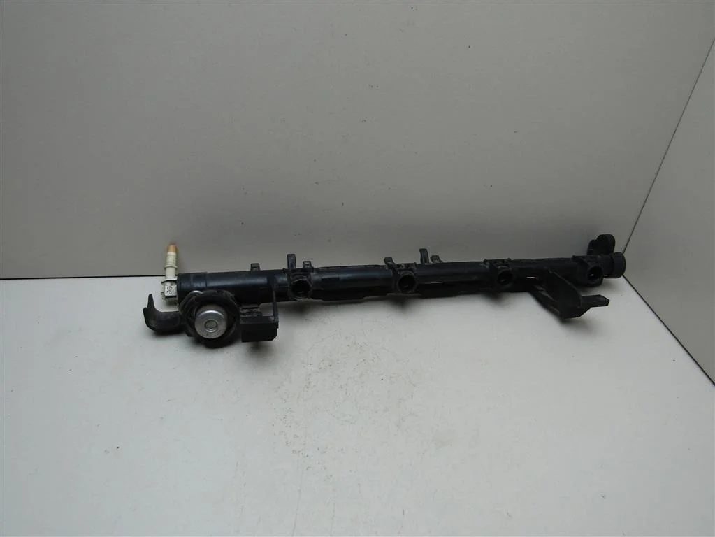 Рейка топливная (рампа) Ford Focus II 2008-2011  [1698074]  1,6 16V  SHDB в Вологде