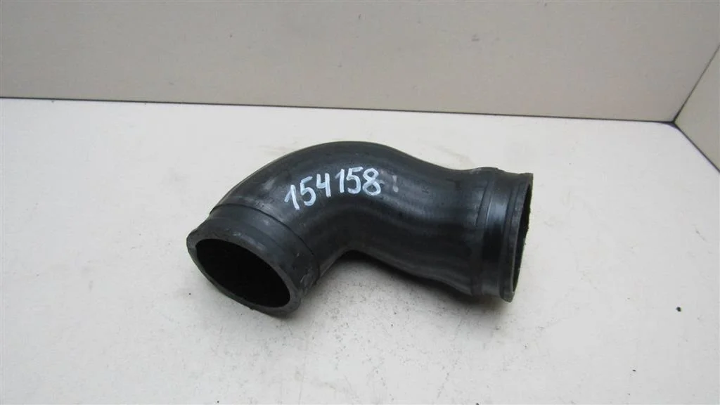 Патрубок интеркулера Skoda Octavia 1997-2000  [06A145832C]  1.8Т AGU в Вологде