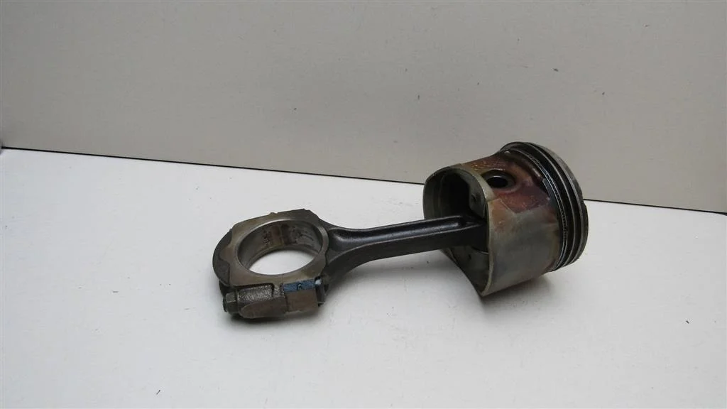 Шатун Renault Megane II 2002-2009  [121009455R]  1.4 16V K4J в Вологде