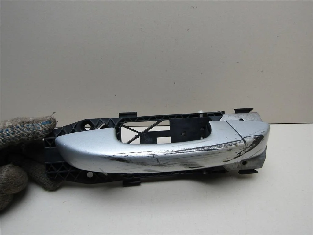 Ручка двери передней наружная левая VW Golf VI 2009-2012  [5N0837885H]  1.4 16V CGGA в Вологде