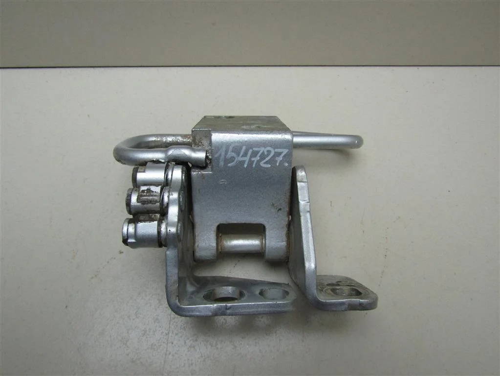Петля двери VW Golf VI 2009-2012  [1K0831412Q]  1.4 16V CGGA в Вологде
