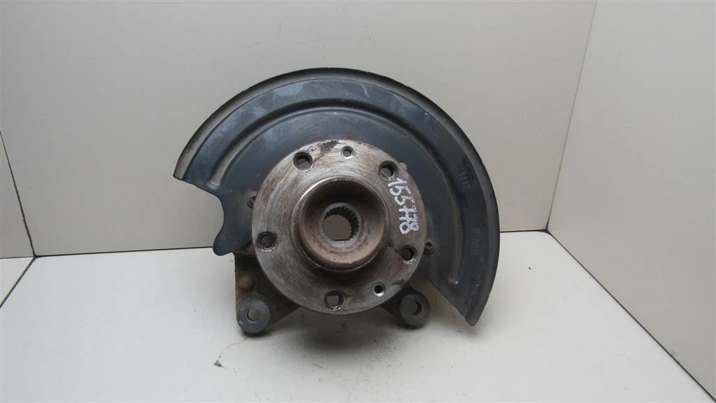 Кулак поворотный передний правый Renault Duster 2012-2021  [8200881916]  2.0 F4R410 в Вологде