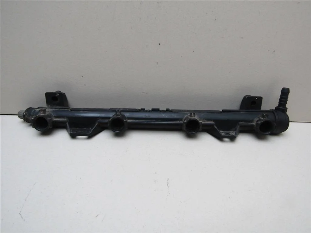 Рейка топливная (рампа) VW Polo (Sed RUS) 2011-2020  [036133320C]  1.6 CFNA в Вологде