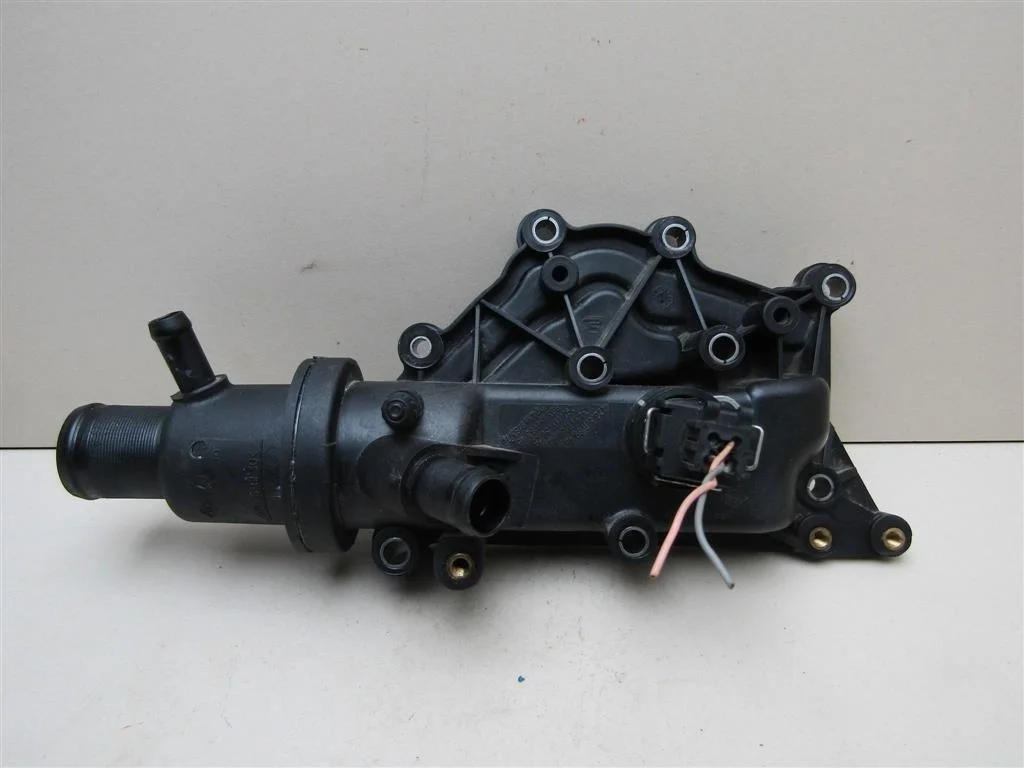 Корпус термостата Renault Clio II\Symbol 1998-2008  [7700600514]  1.4 1.6 1.8 16V в Вологде