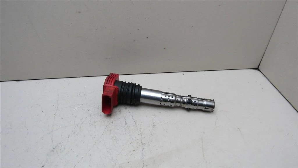 Катушка зажигания VW Passat (B5+) 2000-2005  [06A905115D]  1.8 T 2.0 в Вологде