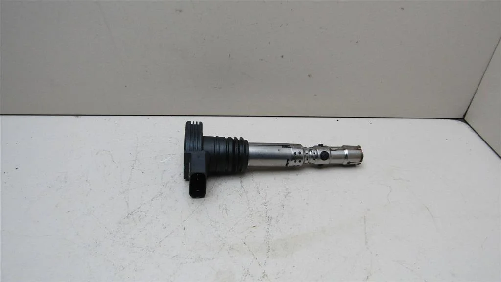 Катушка зажигания VW Passat (B5+) 2000-2005  [06A905115D]  1.8 T 2.0 в Вологде